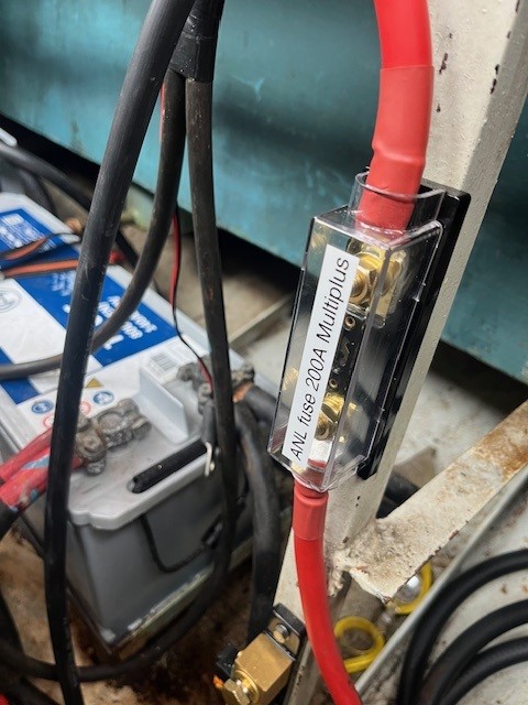 Victron omvormer zekering